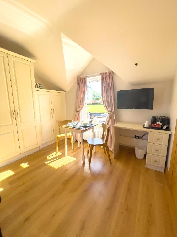 Mount Edwards Hill Guest Accommodation Cushendall Exterior photo