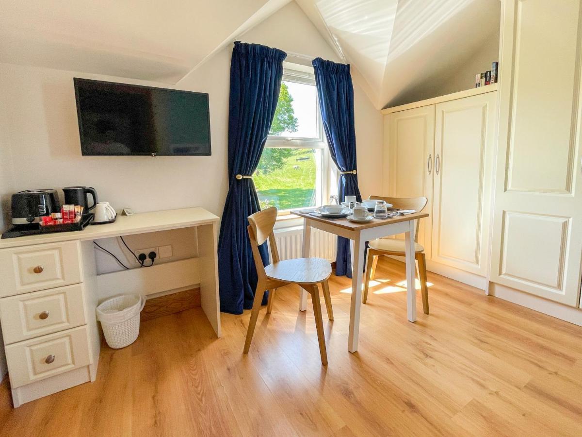 Mount Edwards Hill Guest Accommodation Cushendall Exterior photo